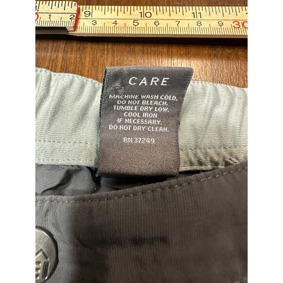 REI Outdoor Hiking Adjustable Cargo Pants Women 16 Petite Travel Convertible Zip - Picture 16 of 16